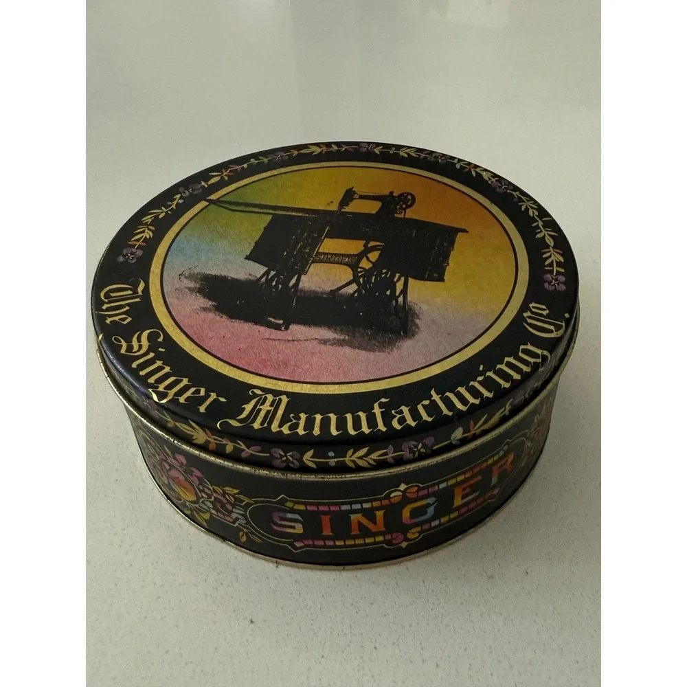 Vintage Singer Sewing Tin with Large Mixed Lot La Mode and Loose Buttons